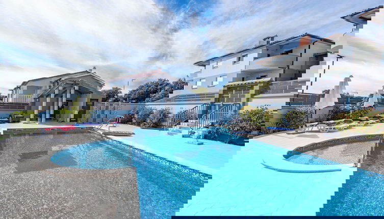 Foto 1 - Mery's Sunny Pool Apartment