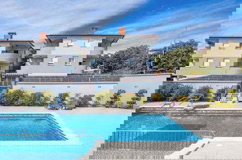 Foto 11 - Mery's Sunny Pool Apartment