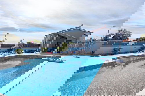 Foto 12 - Mery's Sunny Pool Apartment