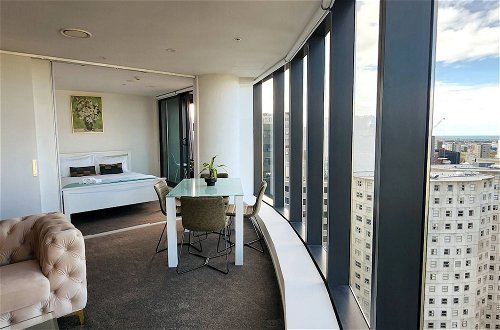 Photo 3 - sunny, Spacious And Magnificent Sea Views