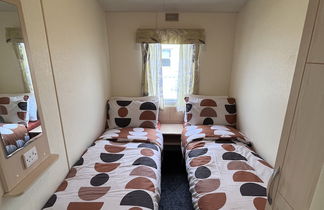 Photo 3 - 3 Bedroom, 8 Berth, Cosy Static Family Caravan