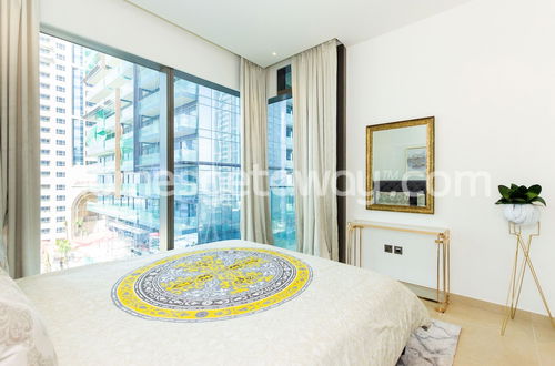 Foto 5 - Homesgetaway- 2BR in Marina Gate Tower 2