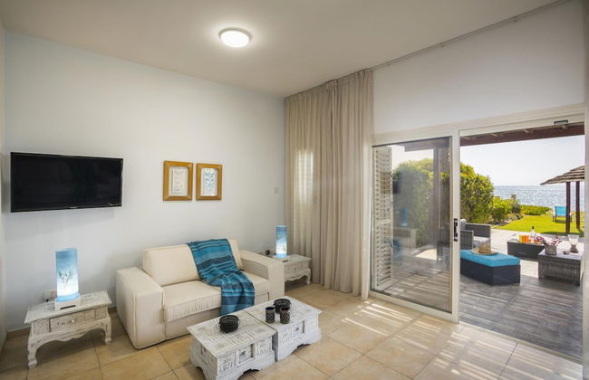 Beachfront Villa Meneou 5 - Photo 4