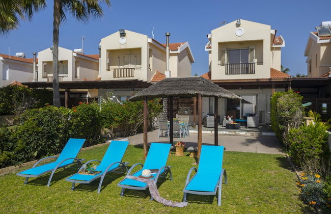 Beachfront Villa Meneou 5 - Photo 23