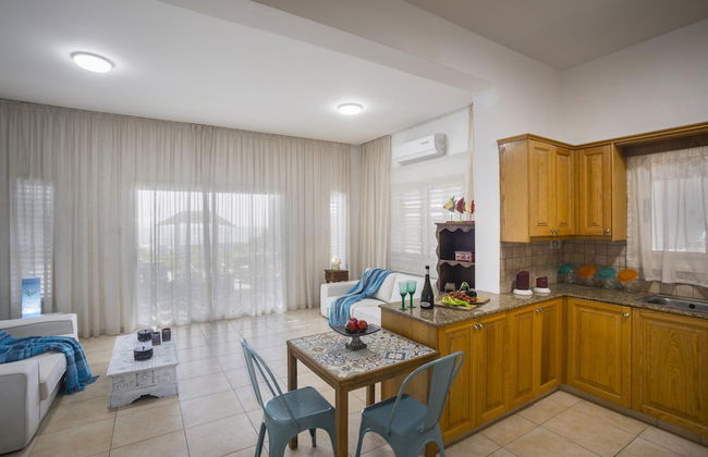 Beachfront Villa Meneou 5 - Photo 10