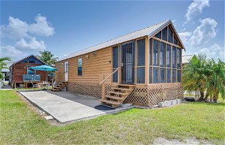 Foto 1 - Everglades City Trailer Cabin: Boat Slip & Porch