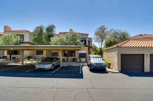 Foto 9 - Tranquil Scottsdale Condo w/ Community Pool