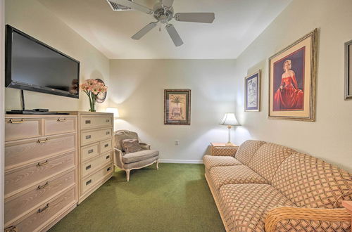 Foto 5 - Naples Condo w/ Golf View & Resort-style Amenities