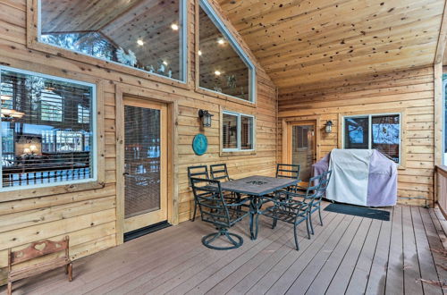 Photo 10 - Lavish Cabin w/ Deck <3 Mi to Pinetop Country Club