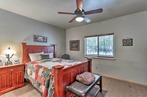 Photo 7 - Lavish Cabin w/ Deck <3 Mi to Pinetop Country Club