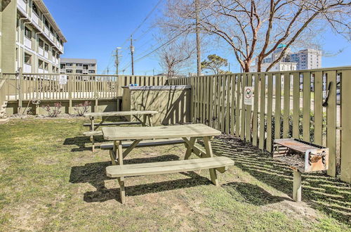 Foto 20 - Cozy Carolina Beach Condo w/ Ocean Views