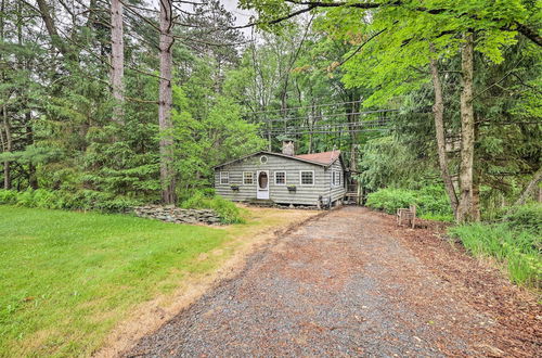 Photo 26 - Tranquil Greentown Cabin w/ Screened Porch