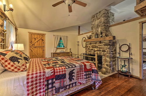 Photo 16 - Tranquil Greentown Cabin w/ Screened Porch