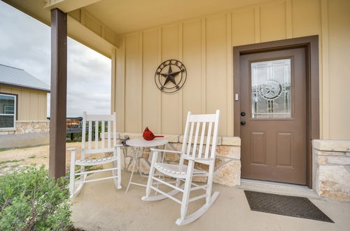 Photo 6 - Center Point Countryside Cottage w/ Deck, Grill