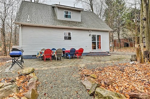 Foto 25 - Charming Tobyhanna Home w/ Fire Pit & Lake Access