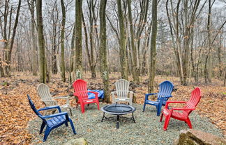 Foto 1 - Charming Tobyhanna Home w/ Fire Pit & Lake Access