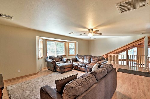 Photo 11 - Munds Park Getaway w/ Spacious Porch & Volleyball