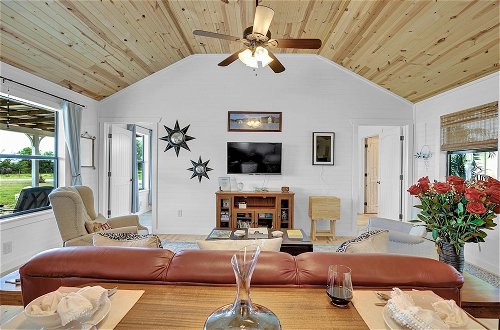 Photo 1 - Luxurious Cottage on 3-acre's in Fred Wine Country