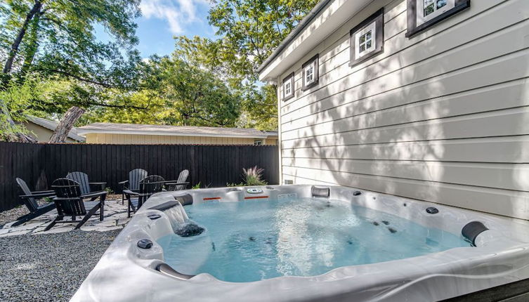 Photo 1 - Southern Charm - Near Main With Hot Tub