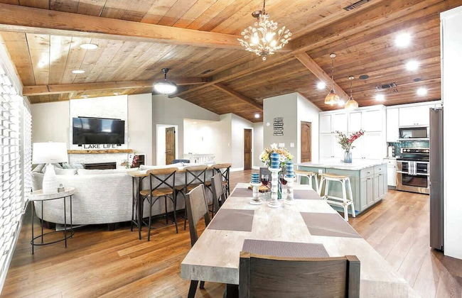 Luxury on Lake LBJ With Hot Tub Firepit & Boat Slip - Foto 8