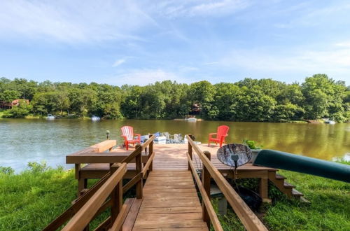 Foto 23 - Quiet Lakefront Cottage With Dock & Resort Access