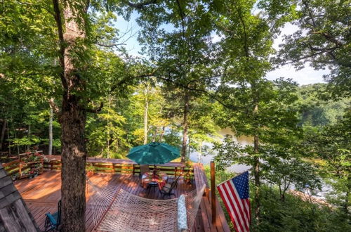 Photo 20 - Quiet Lakefront Cottage With Dock & Resort Access