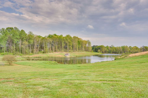 Photo 5 - Cozy Fair Play Home w/ Deck 4 Mi to Lake Hartwell