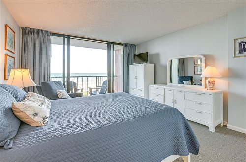 Foto 24 - Breezy Oceanfront Resort Condo on the Golden Mile