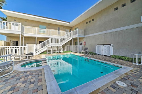 Photo 5 - Modern Island Condo w/ Pool: Steps to the Beach