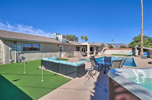 Foto 2 - Desert Getaway w/ Putting Green & Pool Table