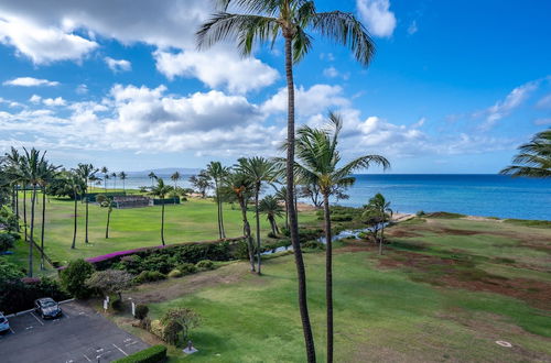 Foto 48 - Elegant Penthouse Oceanfront Vistas