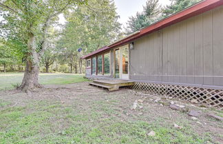 Photo 3 - Eureka Springs Rental Cabin 8 Mi to Downtown