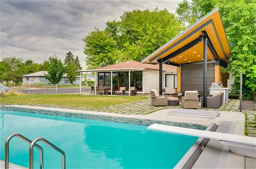 Foto 43 - Lakefront Washington Home w/ Private Pool & Sauna