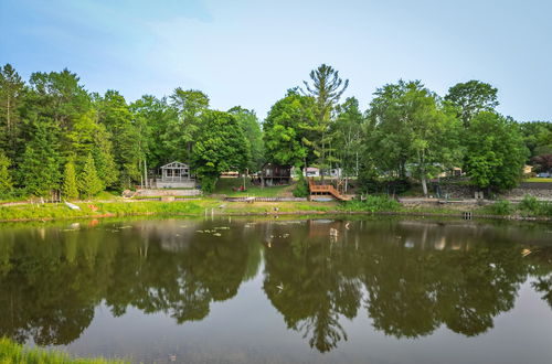 Foto 13 - Peaceful Waterfront Cabin on Tittabawassee River