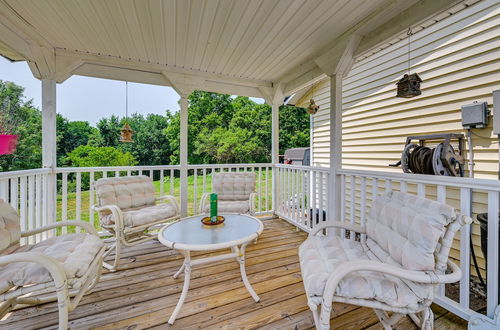 Photo 2 - Charming Smiths Grove Home Near Cave Tours