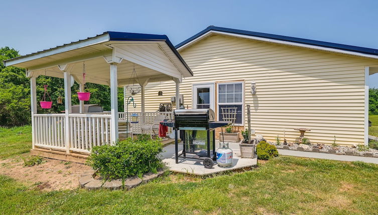 Photo 1 - Charming Smiths Grove Home Near Cave Tours