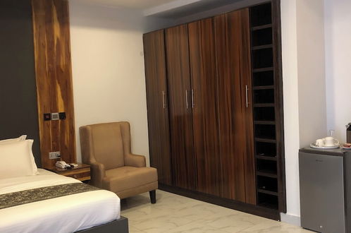 Photo 5 - De James Hotels & Suites