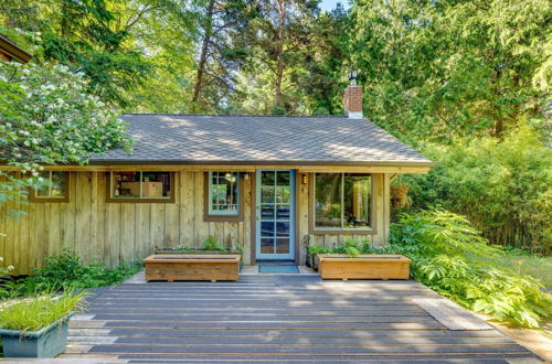 Foto 17 - Enchanting Arch Cape Retreat w/ Hot Tub, Fireplace