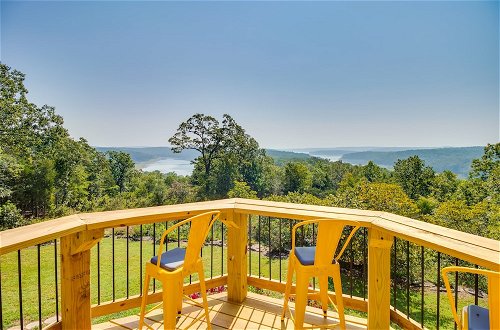 Foto 37 - Mountain Home Retreat w/ Balcony & Lake Views