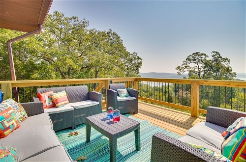 Foto 1 - Mountain Home Retreat w/ Balcony & Lake Views