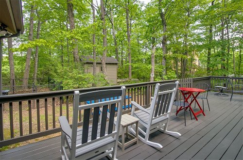 Photo 7 - Wintergreen Resort Home With Deck + Fire Pit