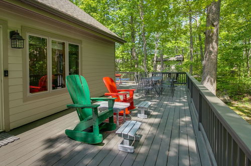 Photo 3 - Wintergreen Resort Home With Deck + Fire Pit