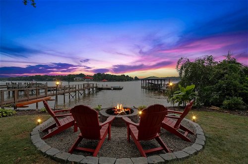 Photo 1 - 'commodore Bay Waterfront Home on Lake Norman