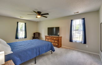 Foto 3 - Seneca Vacation Rental < 1 to Lake Keowee Access