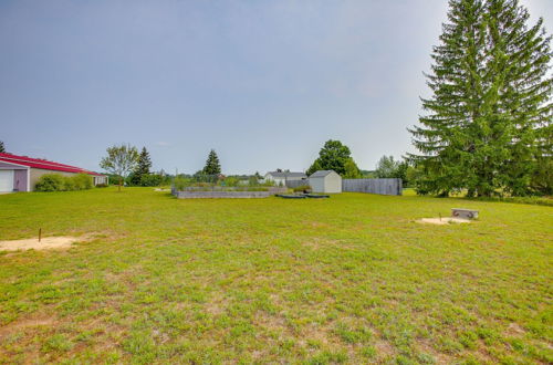 Photo 5 - Charming Cadillac Retreat w/ Private Hot Tub