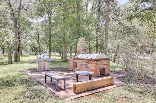 Photo 3 - Bright Wallis Cottage w/ Pergola & Grill