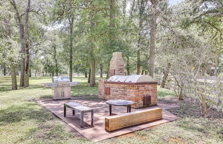 Photo 3 - Bright Wallis Cottage w/ Pergola & Grill