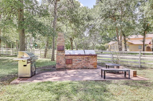 Photo 22 - Bright Wallis Cottage w/ Pergola & Grill