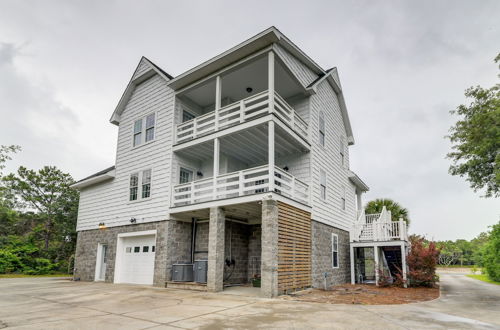 Photo 26 - Harkers Island Vacation Rental With Pool Table