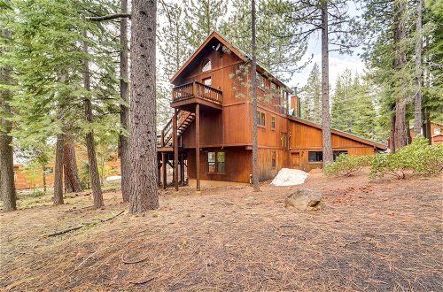 Foto 9 - Tranquil Truckee Cabin Getaway w/ Private Hot Tub